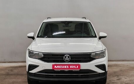 Volkswagen Tiguan II, 2021 год, 2 563 000 рублей, 2 фотография