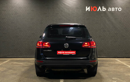 Volkswagen Touareg III, 2011 год, 1 950 000 рублей, 6 фотография