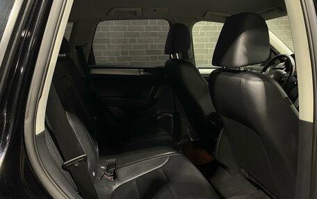 Volkswagen Touareg III, 2011 год, 1 950 000 рублей, 11 фотография