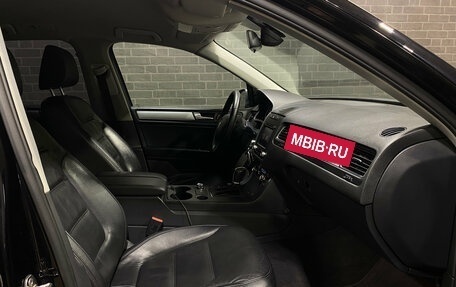 Volkswagen Touareg III, 2011 год, 1 950 000 рублей, 10 фотография