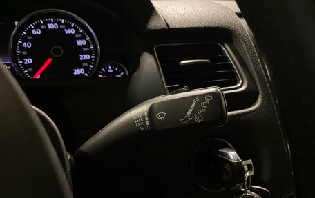 Volkswagen Touareg III, 2011 год, 1 950 000 рублей, 20 фотография