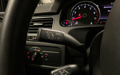 Volkswagen Touareg III, 2011 год, 1 950 000 рублей, 19 фотография