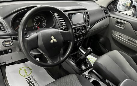 Mitsubishi L200 IV рестайлинг, 2015 год, 2 125 000 рублей, 9 фотография