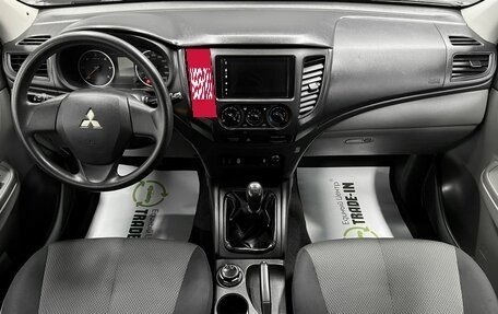 Mitsubishi L200 IV рестайлинг, 2015 год, 2 125 000 рублей, 11 фотография