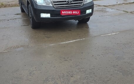 Toyota Land Cruiser 200, 2010 год, 2 600 000 рублей, 8 фотография