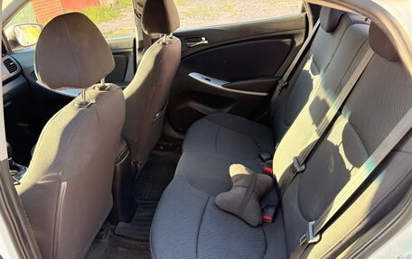 Hyundai Solaris II рестайлинг, 2012 год, 700 000 рублей, 2 фотография