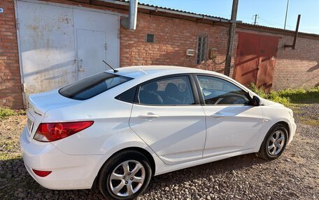 Hyundai Solaris II рестайлинг, 2012 год, 700 000 рублей, 6 фотография