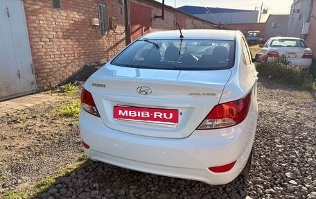 Hyundai Solaris II рестайлинг, 2012 год, 700 000 рублей, 5 фотография