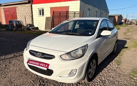 Hyundai Solaris II рестайлинг, 2012 год, 700 000 рублей, 8 фотография