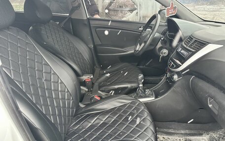 Hyundai Solaris II рестайлинг, 2015 год, 989 000 рублей, 9 фотография