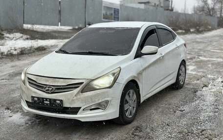 Hyundai Solaris II рестайлинг, 2015 год, 989 000 рублей, 3 фотография