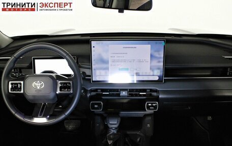 Toyota RAV4, 2026 год, 4 890 000 рублей, 15 фотография