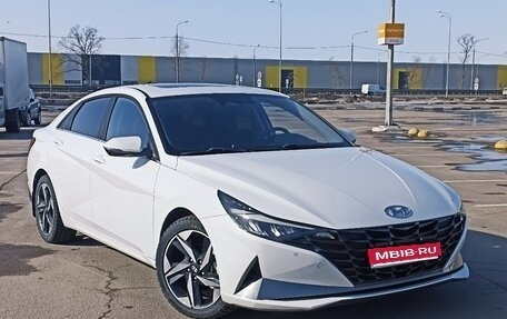 Hyundai Elantra, 2021 год, 2 100 000 рублей, 1 фотография
