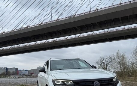 Volkswagen Touareg III, 2018 год, 4 990 000 рублей, 2 фотография