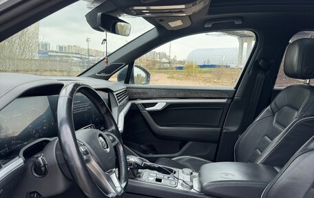 Volkswagen Touareg III, 2018 год, 4 990 000 рублей, 12 фотография