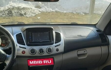 Mitsubishi L200 IV рестайлинг, 2011 год, 1 400 000 рублей, 7 фотография