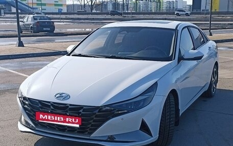 Hyundai Elantra, 2021 год, 2 100 000 рублей, 3 фотография