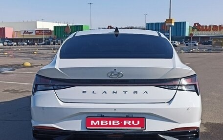 Hyundai Elantra, 2021 год, 2 100 000 рублей, 5 фотография