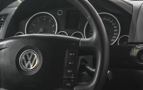 Volkswagen Touareg III, 2005 год, 849 900 рублей, 18 фотография