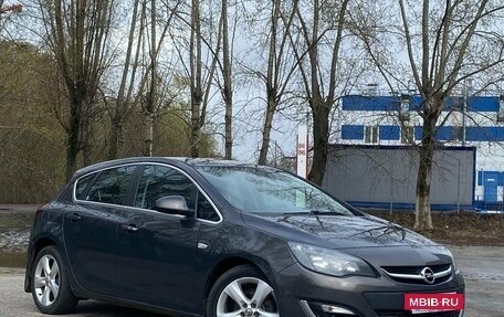 Opel Astra J, 2013 год, 630 000 рублей, 3 фотография