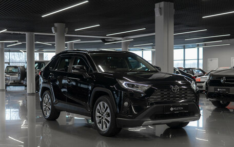 Toyota RAV4, 2021 год, 3 430 000 рублей, 2 фотография