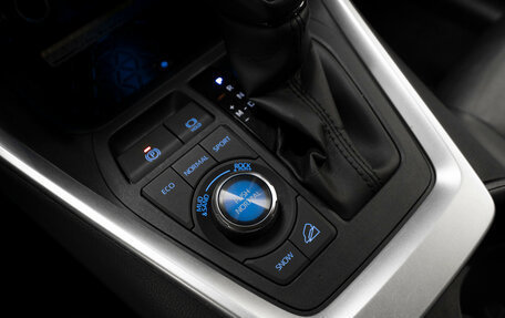 Toyota RAV4, 2021 год, 3 430 000 рублей, 15 фотография