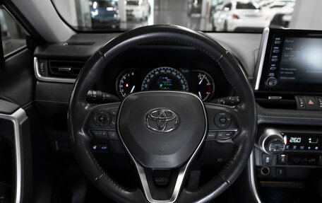 Toyota RAV4, 2021 год, 3 430 000 рублей, 10 фотография