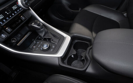 Toyota RAV4, 2021 год, 3 430 000 рублей, 14 фотография