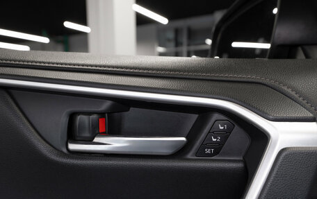 Toyota RAV4, 2021 год, 3 430 000 рублей, 19 фотография