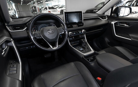 Toyota RAV4, 2021 год, 3 430 000 рублей, 7 фотография