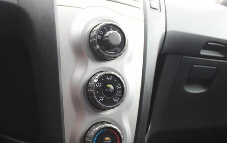 Toyota Yaris III рестайлинг, 2006 год, 529 000 рублей, 10 фотография