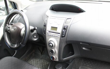 Toyota Yaris III рестайлинг, 2006 год, 529 000 рублей, 12 фотография