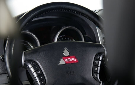 Mitsubishi Pajero IV, 2018 год, 3 088 000 рублей, 11 фотография