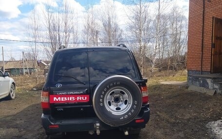 Toyota Land Cruiser 100 рестайлинг 2, 2007 год, 2 700 000 рублей, 2 фотография