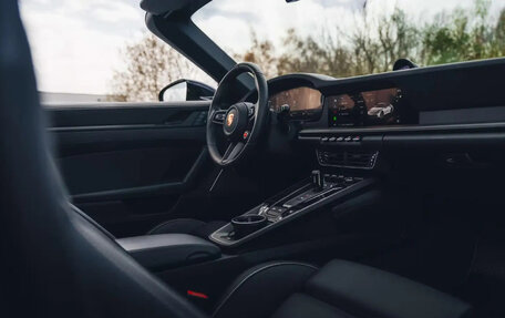 Porsche 911, 2024 год, 18 520 000 рублей, 10 фотография