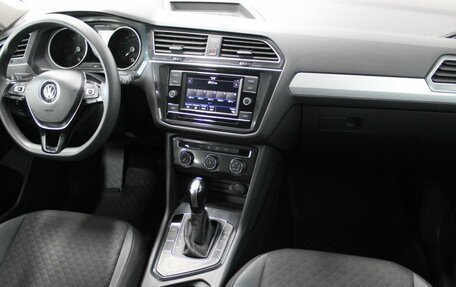 Volkswagen Tiguan II, 2020 год, 2 590 000 рублей, 16 фотография