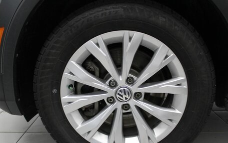 Volkswagen Tiguan II, 2020 год, 2 590 000 рублей, 11 фотография