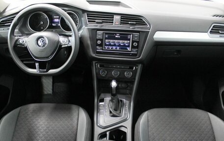 Volkswagen Tiguan II, 2020 год, 2 590 000 рублей, 17 фотография