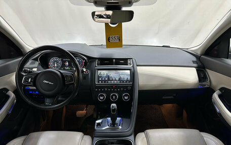 Jaguar E-Pace, 2019 год, 1 950 000 рублей, 8 фотография