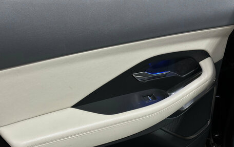 Jaguar E-Pace, 2019 год, 1 950 000 рублей, 10 фотография