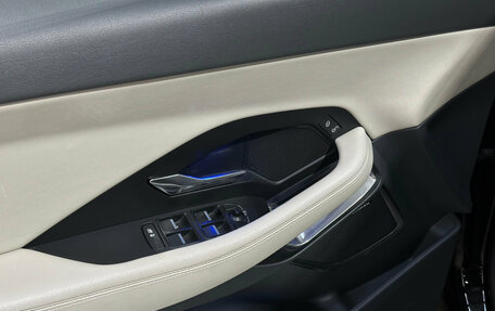 Jaguar E-Pace, 2019 год, 1 950 000 рублей, 13 фотография