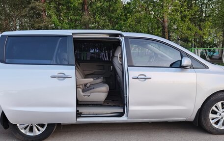 KIA Carnival III, 2017 год, 2 327 000 рублей, 4 фотография