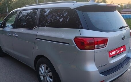 KIA Carnival III, 2017 год, 2 327 000 рублей, 7 фотография