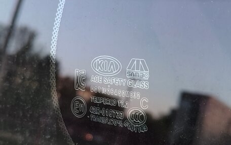 KIA Carnival III, 2017 год, 2 327 000 рублей, 13 фотография