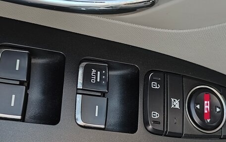 KIA Carnival III, 2017 год, 2 327 000 рублей, 33 фотография