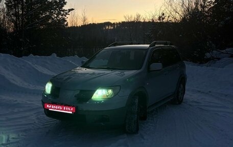 Mitsubishi Outlander III рестайлинг 3, 2005 год, 750 000 рублей, 14 фотография