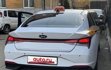 Hyundai Elantra, 2021 год, 1 500 000 рублей, 2 фотография