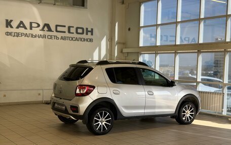 Renault Sandero II рестайлинг, 2018 год, 995 000 рублей, 2 фотография