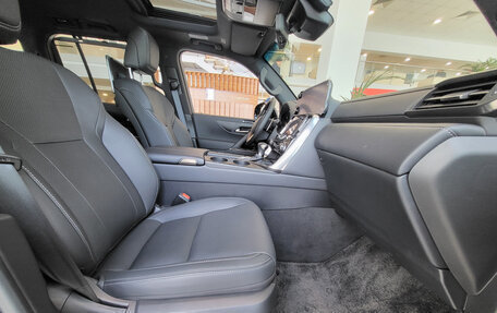 Lexus LX, 2024 год, 16 990 000 рублей, 12 фотография