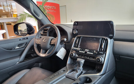 Lexus LX, 2024 год, 16 990 000 рублей, 10 фотография